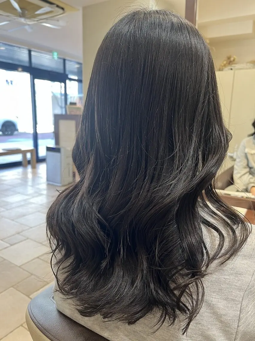 ロング カット 三浦 祐里のヘアスタイル