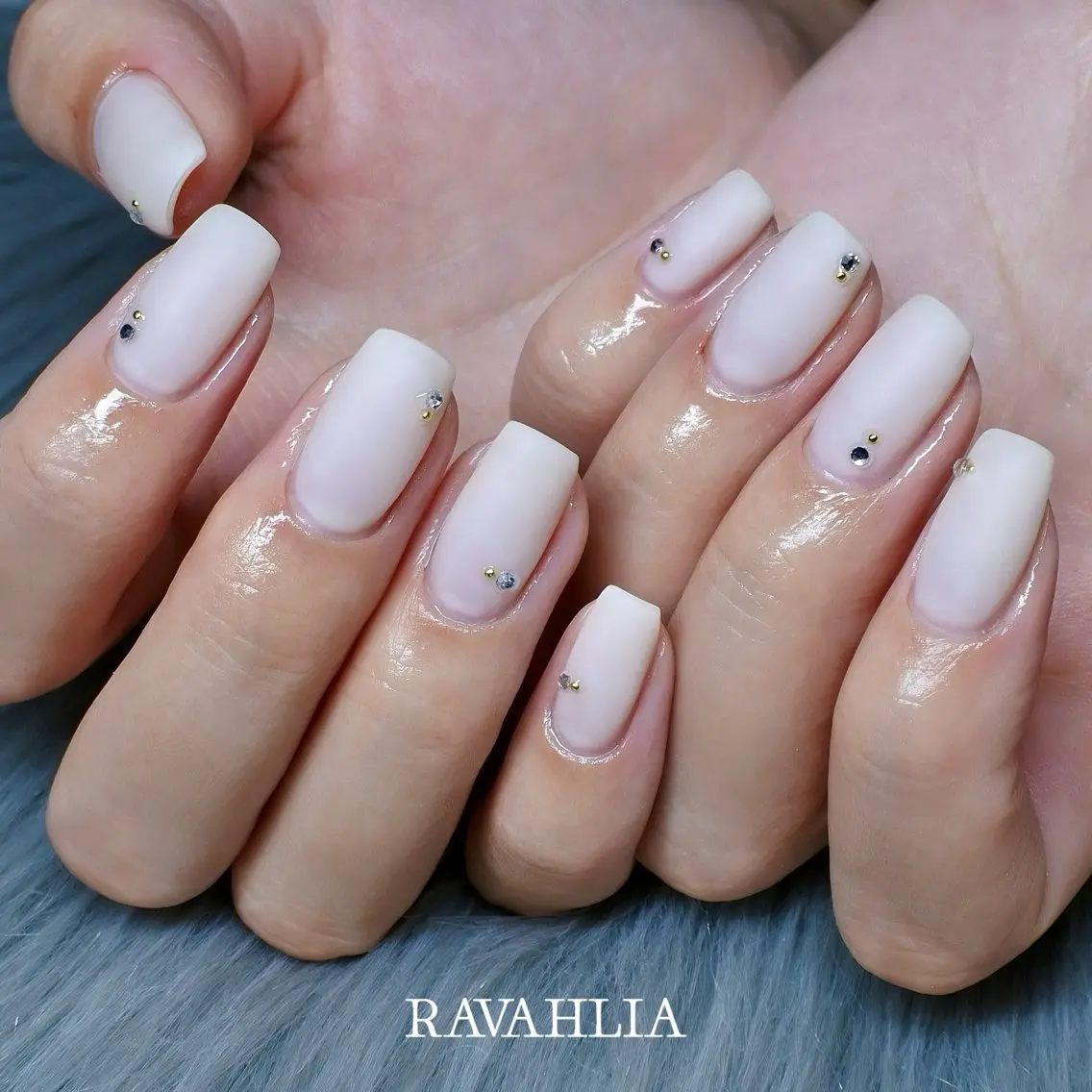 ネイル ハンドネイル nail room RAVAHLIAのネイルデザイン