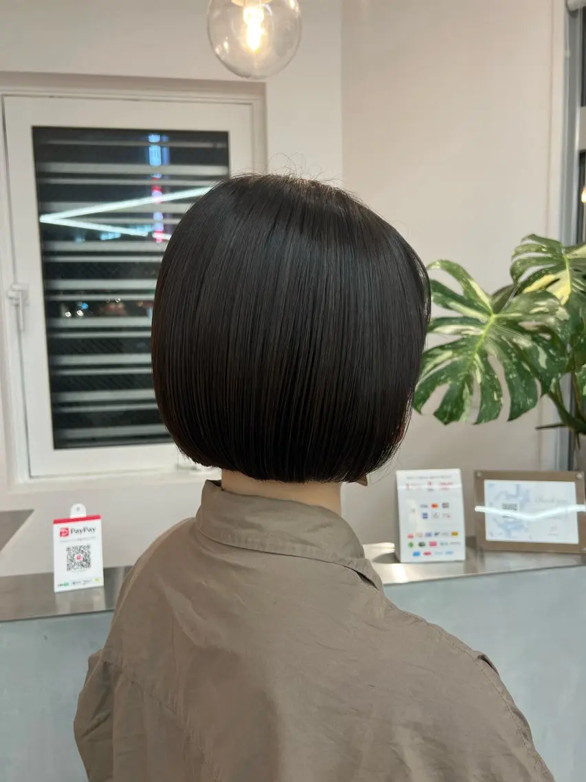 ミディアム 小森聖奈 韓国風レイヤーカットのヘアスタイル