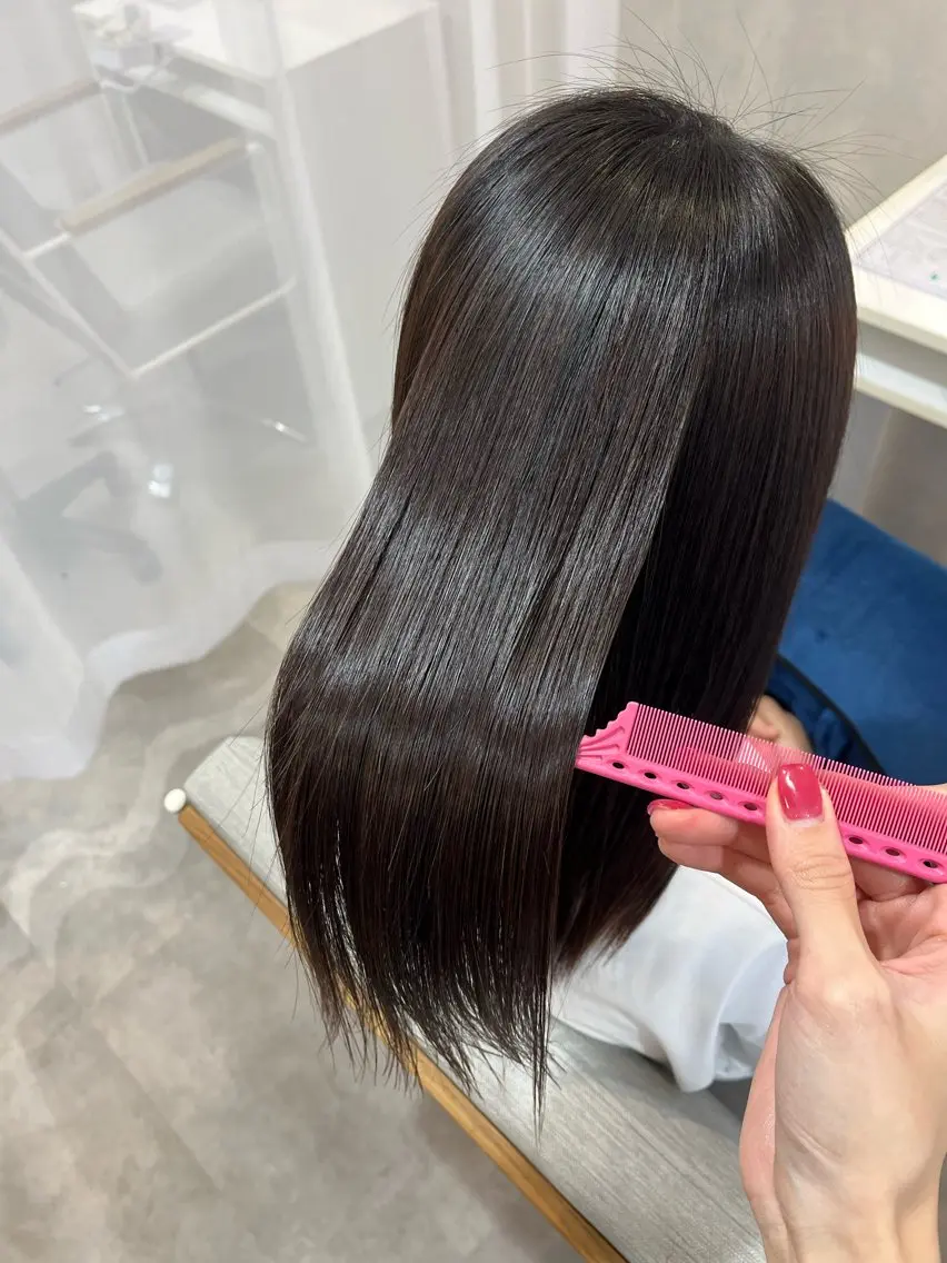 セミロング 縮毛矯正 森 愛友のヘアスタイル