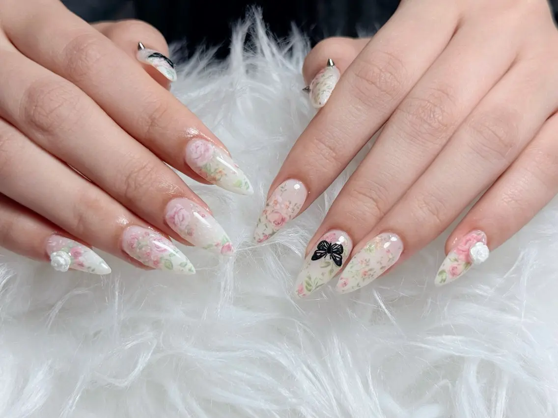 ネイル アートネイル ニュアンスネイル オフィスネイル シンプルネイル 夏ネイル Emi🌸Belle Nail Salonのネイルデザイン