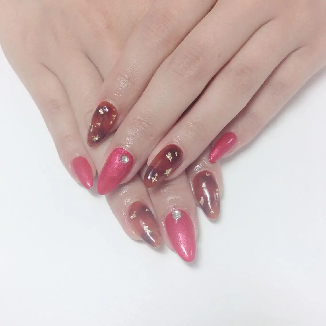 ネイル べっ甲ネイル ボルドー 赤色 シンプルネイル Nail salon Ka pilinaのネイルデザイン