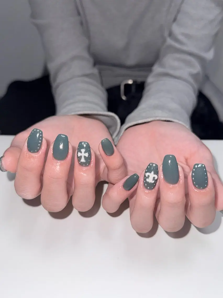 ネイル ハンドネイル BERA NAILSのネイルデザイン