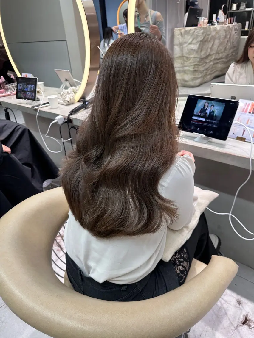 セミロング カラー カット ヘアカラー トリートメント 《髪質改善✖️オリー ブ🧸》小嶋拓也のヘアスタイル