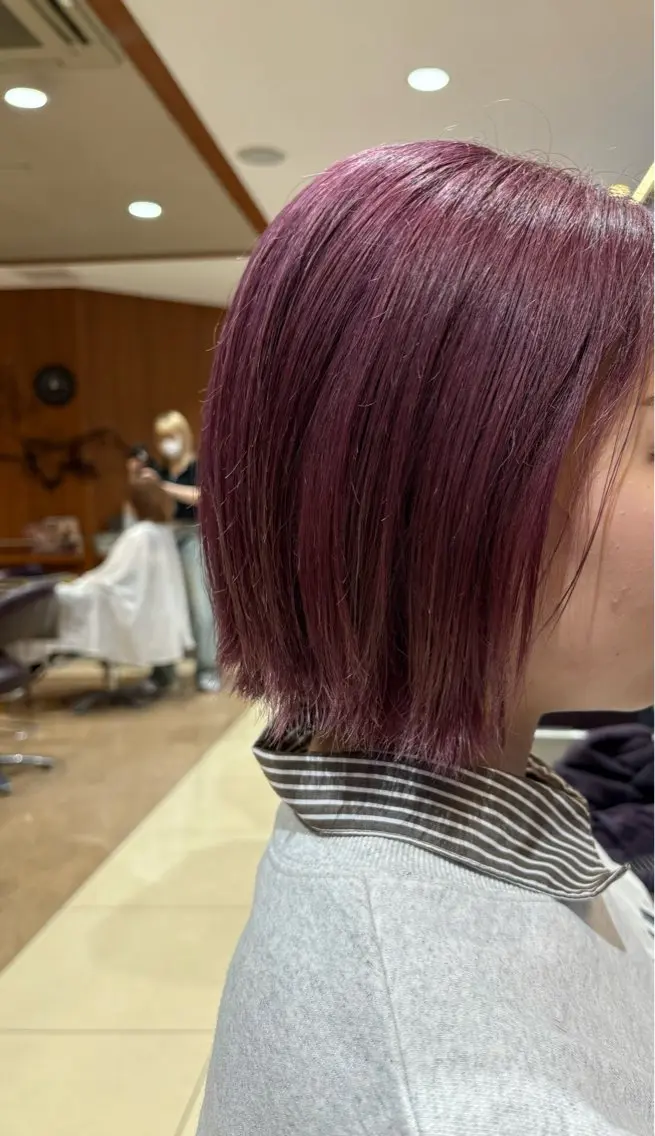 ショート パープルカラー 山口 夏季のヘアスタイル