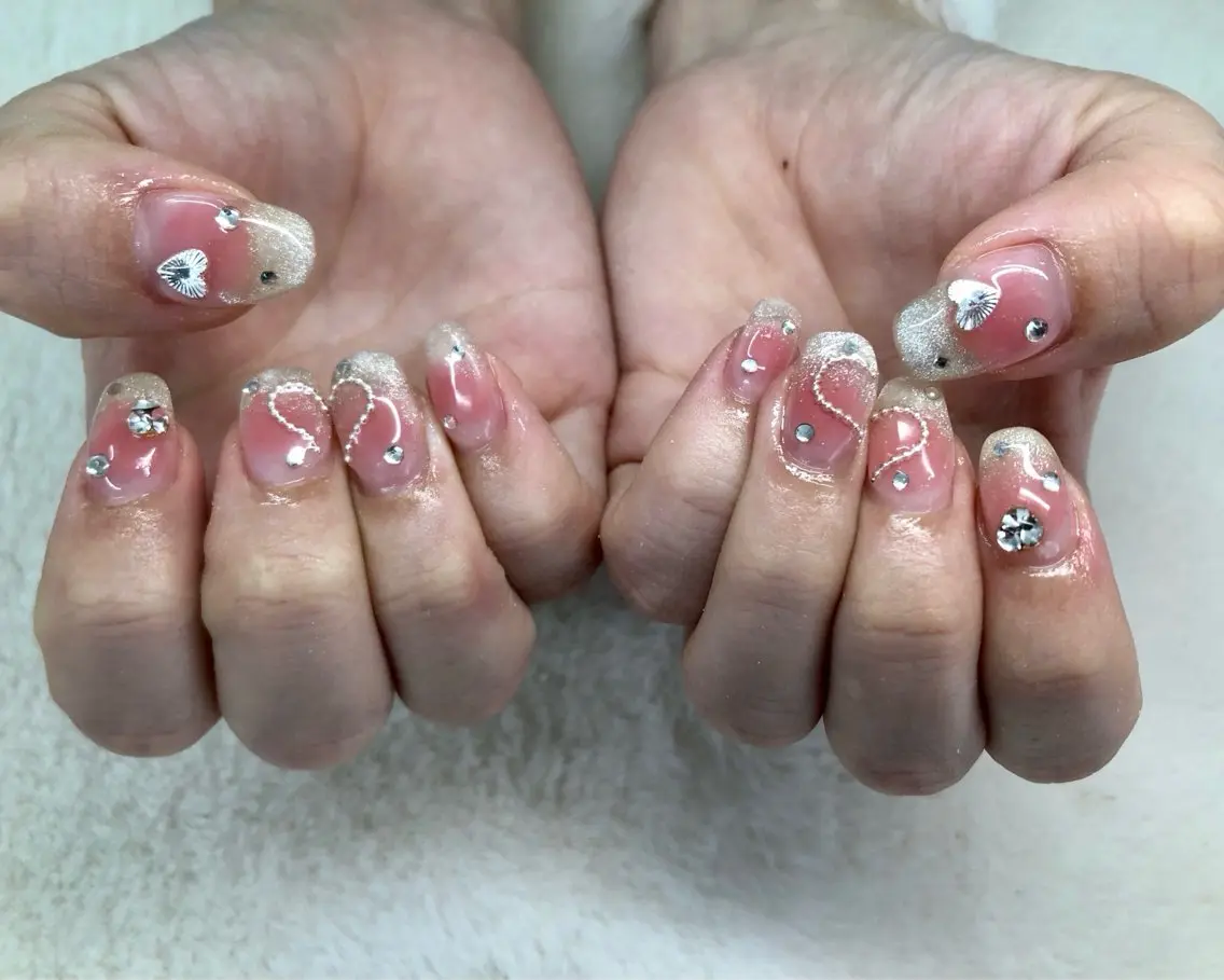 ネイル チークネイル ストーンネイル ワンホンネイル ハンドネイル ハンドケア 心斎橋Salon Epokkuのネイルデザイン