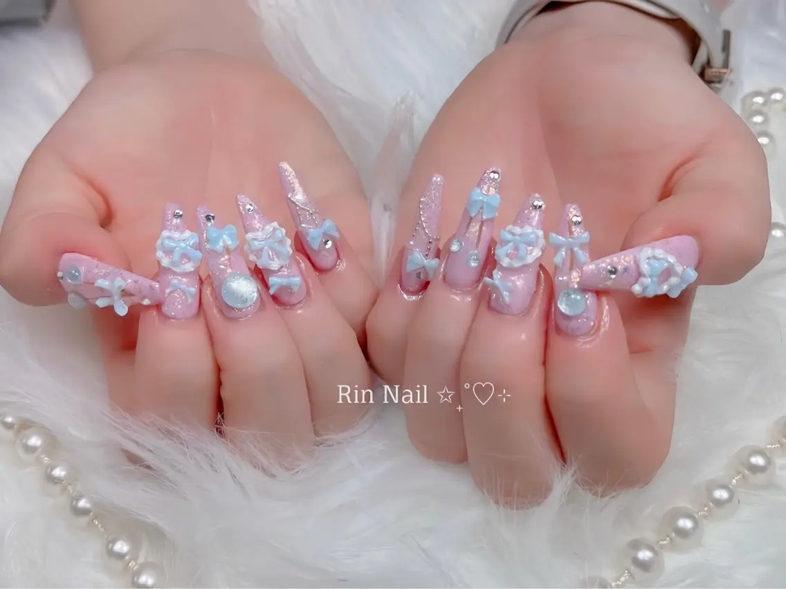 ネイル オーロラネイル チークネイル 桜ネイル クリアネイル ドット ハンドネイル Rin Nail 新大久保店のネイルデザイン