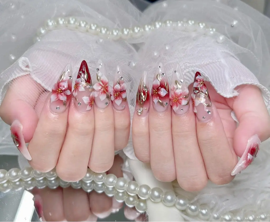 ネイル アートネイル ジェルネイル キラキラネイル 韓国ネイル ロングネイル ハンドネイル ハンドケア Nova Nailのネイルデザイン
