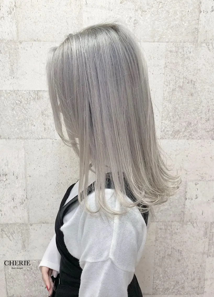 セミロング カラー CHERIEブリーチ ダブルカラー 天神のヘアスタイル