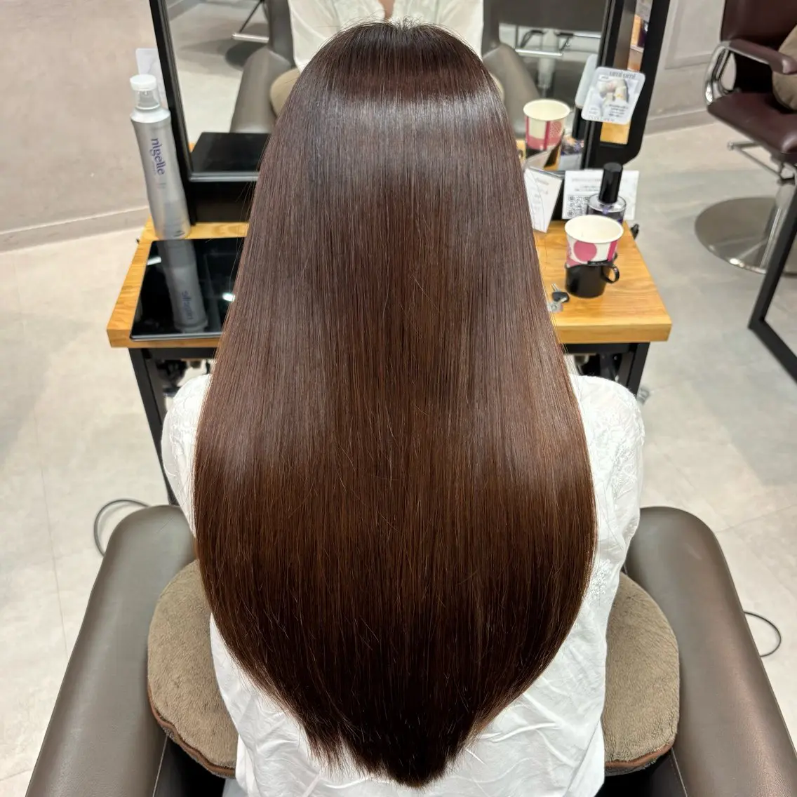 ロング カラー ブラウンカラー チョコレートブラウン 似合わせカット 艶カラー✨️縮毛矯正 ×耳ツボ💠mamiのヘアスタイル