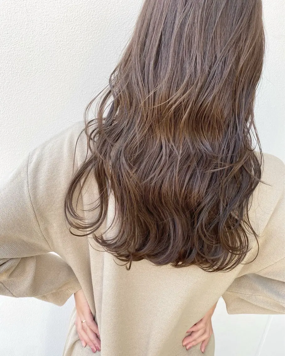 ロング カット ヘアカラー 林 実果のヘアスタイル