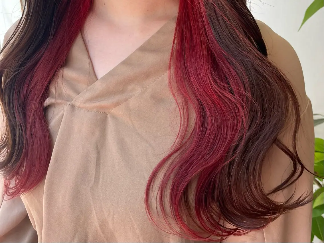セミロング カラー インナーカラー レッドカラー ヘアカラー トリートメント ヘッドスパ 🍎暖色・透明感 カラー🍒齋藤すみれのヘアスタイル