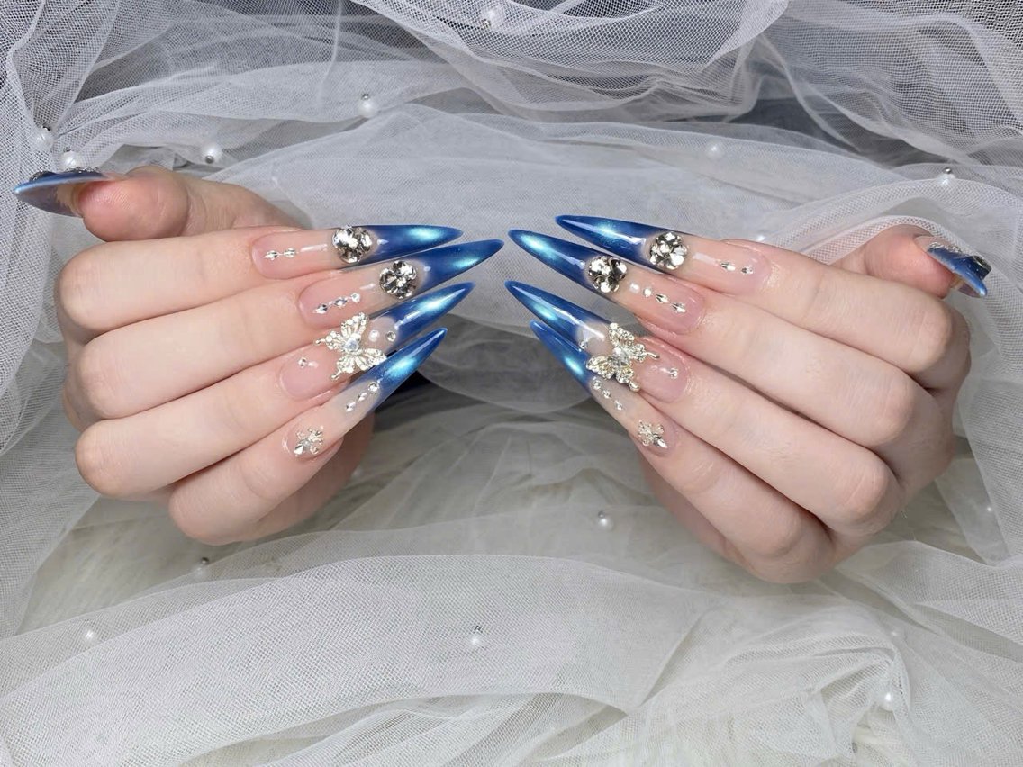 ネイル 長さ出し ジェルネイル 韓国ネイル マグネットネイル 持ち込み ハンドネイル SHE NAILのネイルデザイン