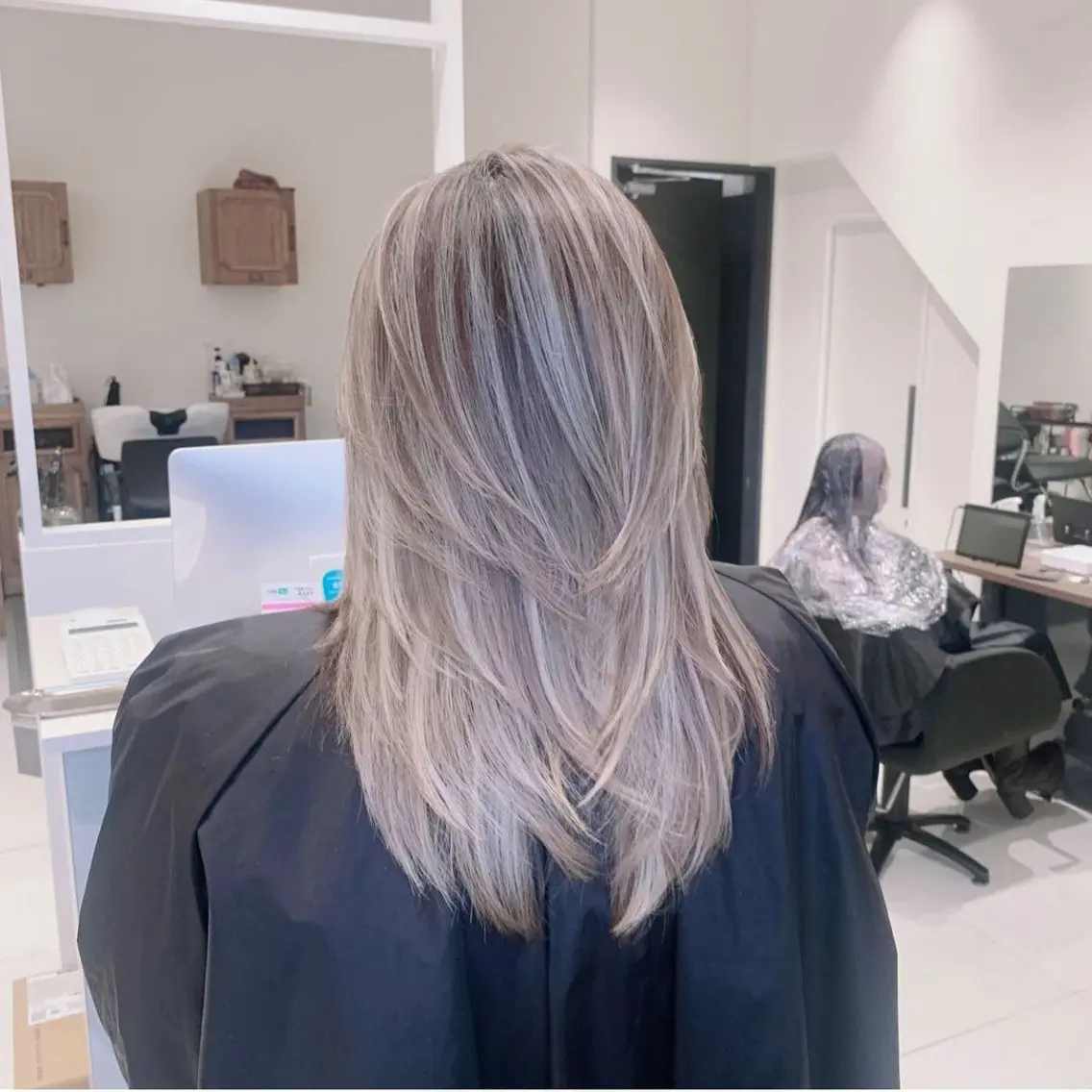 ロング カラー ブリーチ ケアブリーチ 髪質改善 ヘアカラー 福西 洋斗のヘアスタイル