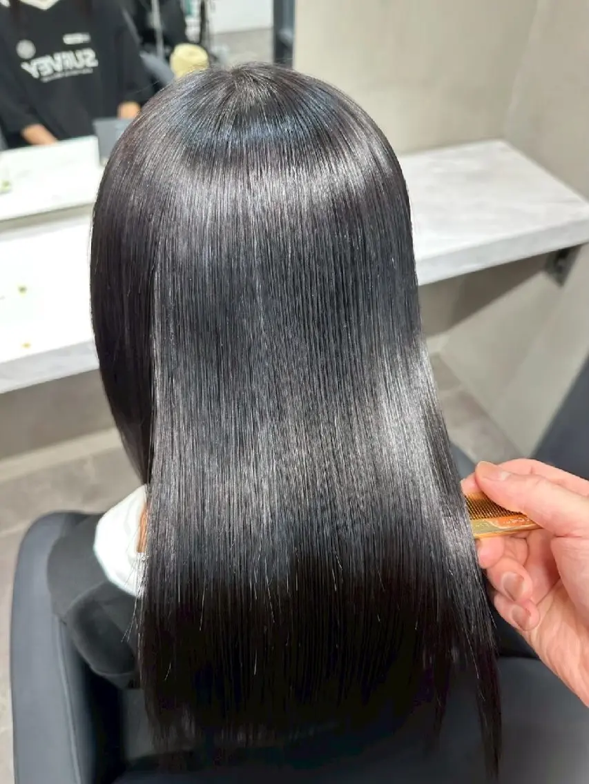 カラー ブリーチ カット トリートメント 高品質な髪質改善 透明感カラー船本のヘアスタイル