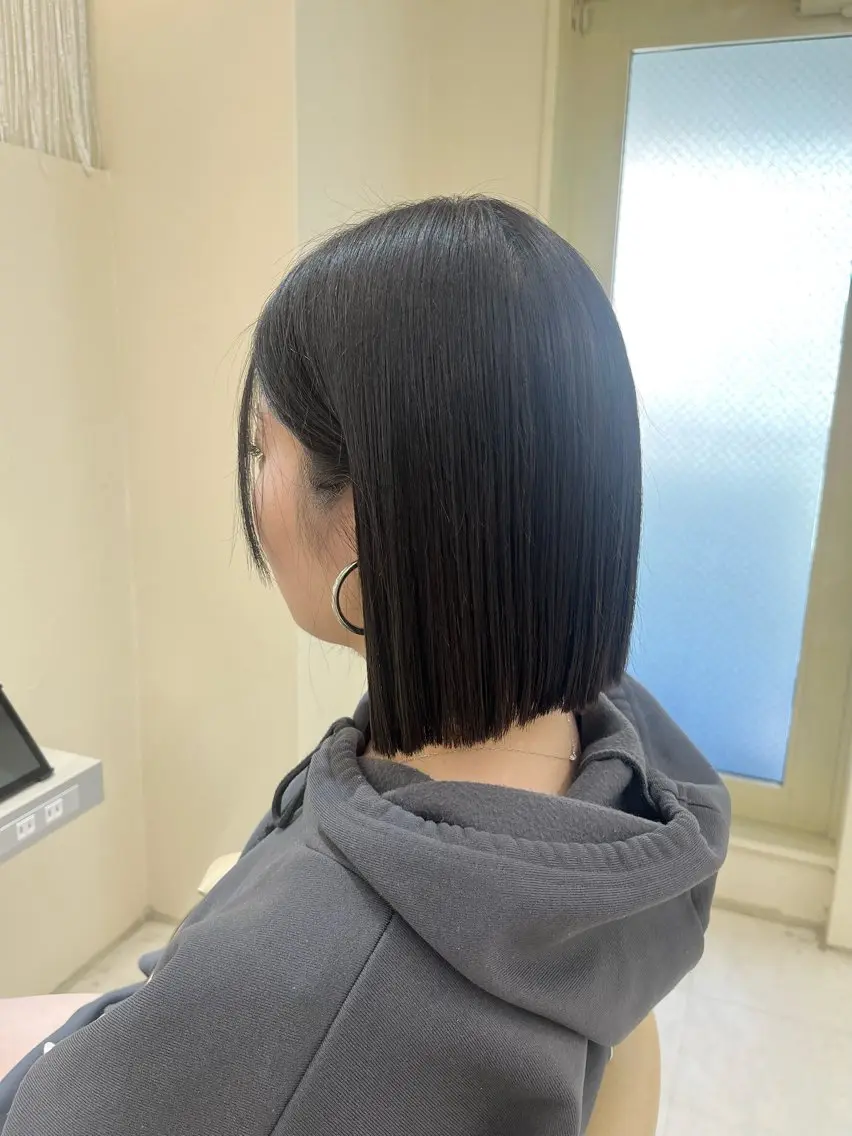 ミディアム 切りっぱなしボブ ボブ カット トリートメント 切りっぱなしボブ/ 艶カラー/綾莉のヘアスタイル