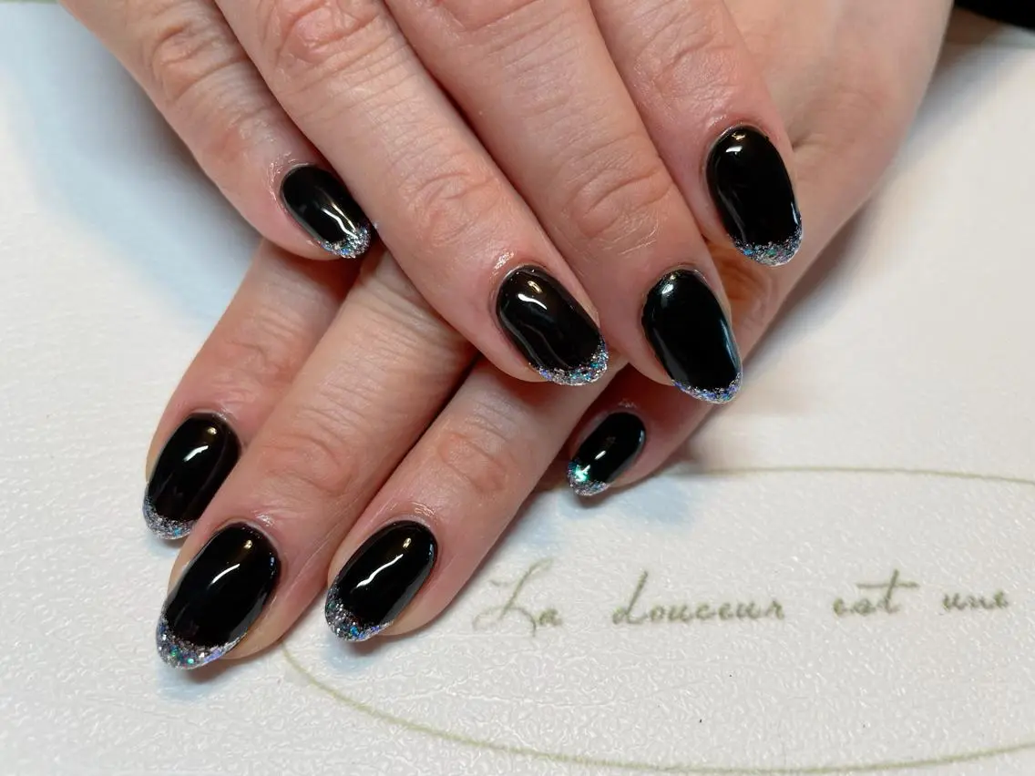 ネイル フレンチネイル ガラスフレンチ エン Nail salonのネイルデザイン