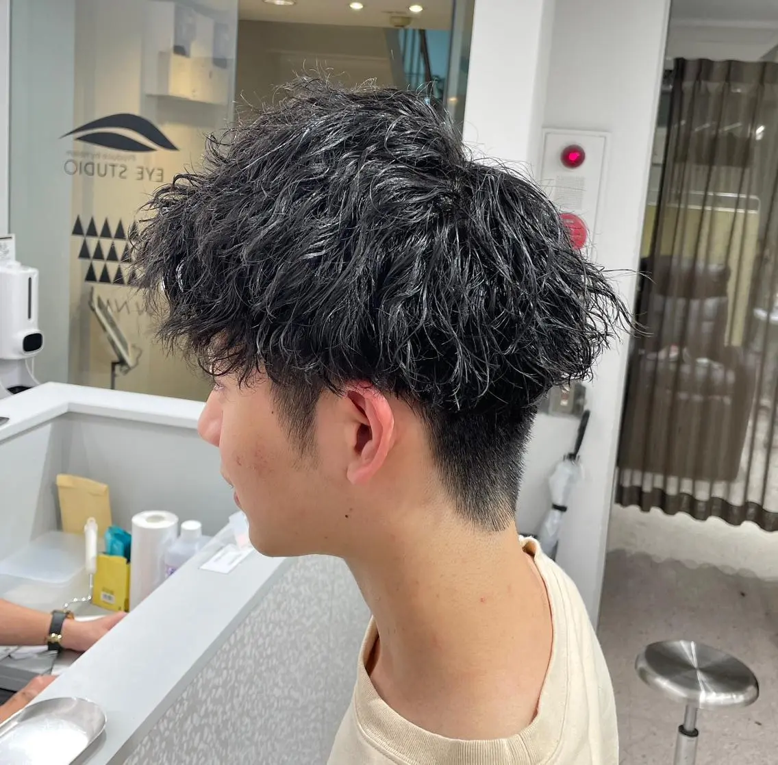 メンズ アップバング センターパート カルマパーマ マッシュ メンズパーマ メンズスタイリスト✨ 助川龍哉のヘアスタイル