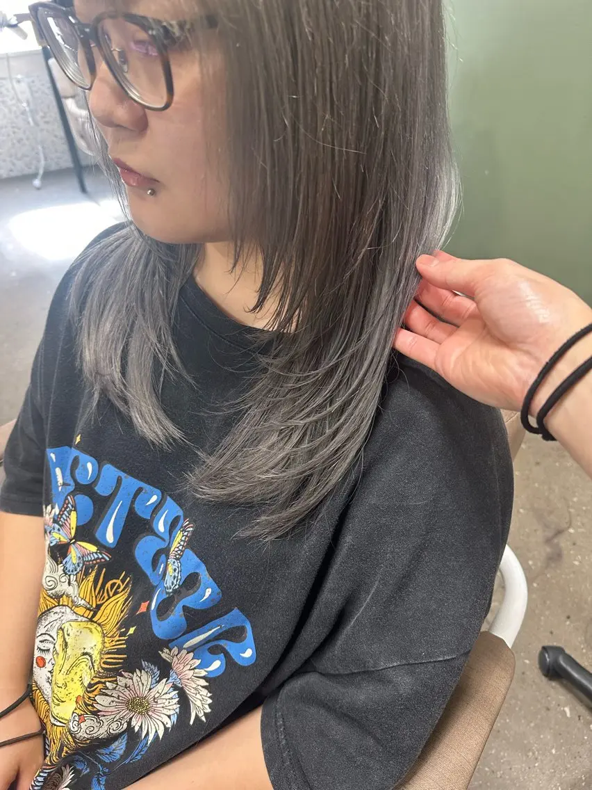 ミディアム レイヤーカット カット トリートメント TELA HAIR 副代表RIKUのヘアスタイル