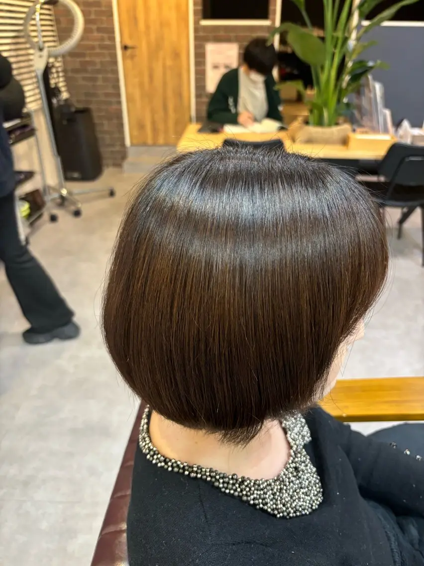 ショート カラー ✨髪質改善カラー✨ ストレート☔脇田のヘアスタイル