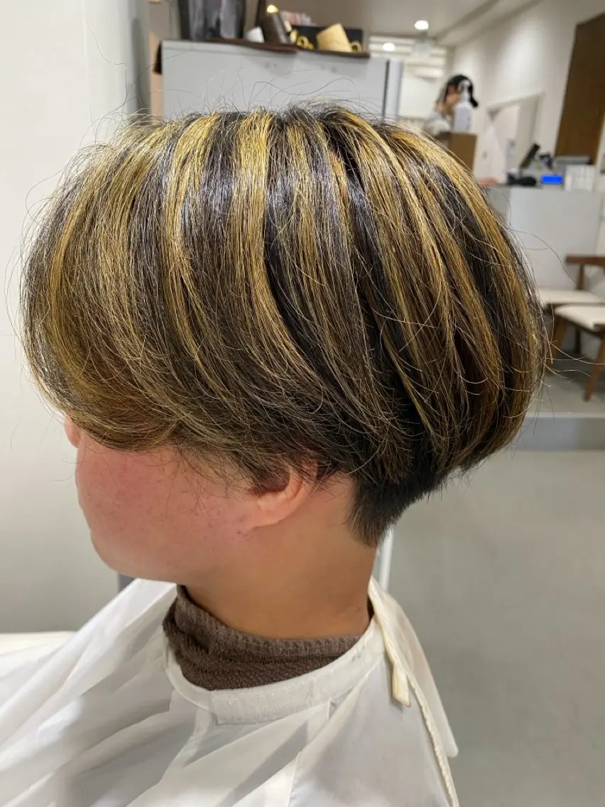 ショート カラー メンズ メンズブリーチ メンズハイライト ブリーチ 抜きっぱなしブロンド ハイライトカラー 🎨 SHIORI🥀のヘアスタイル