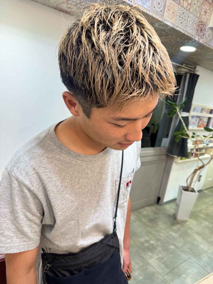 ショート カラー メンズ 荒牧 絵美のヘアスタイル