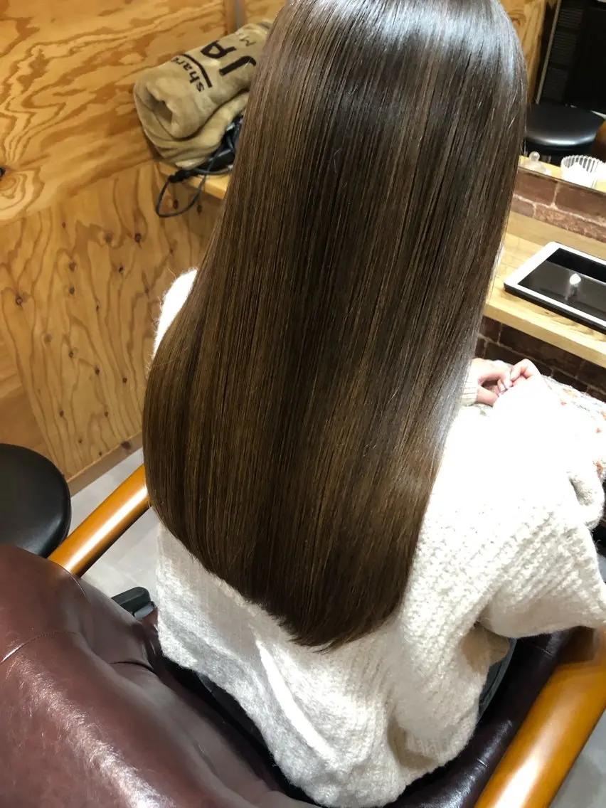 セミロング アッシュ 髪質改善 トリートメント カット ヘアカラー 縮毛矯正 トリートメント ⭐️艶髪⭐️髪質改善 newi町田 山本のヘアスタイル