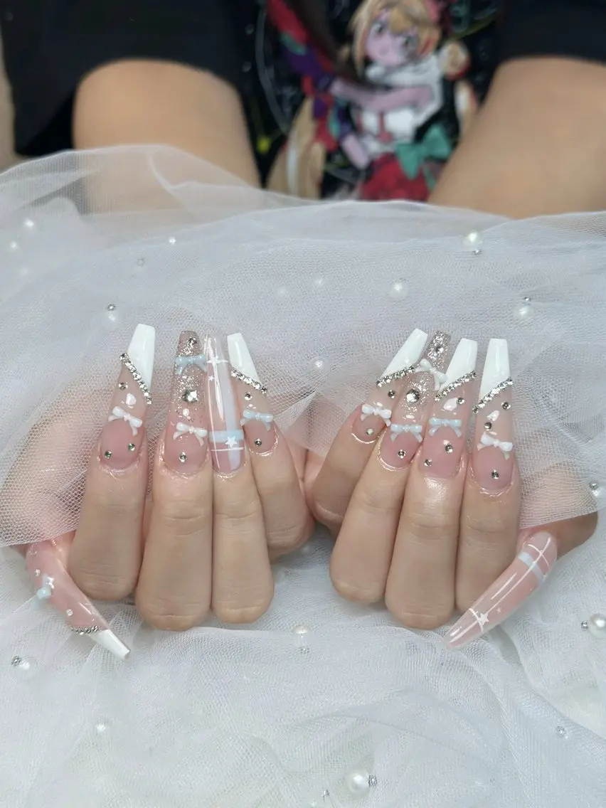 ネイル チークネイル ドット フレンチネイル グラデーション ハート ハンドネイル Julli NailStudioのネイルデザイン