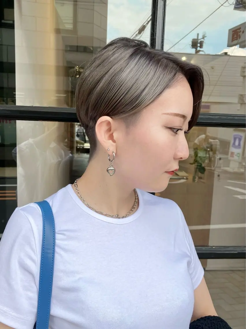 ショート カラー ハンサムショート アディクシーカラー ブリーチ ショートヘア カット ヘアカラー 川間 将彦のヘアスタイル