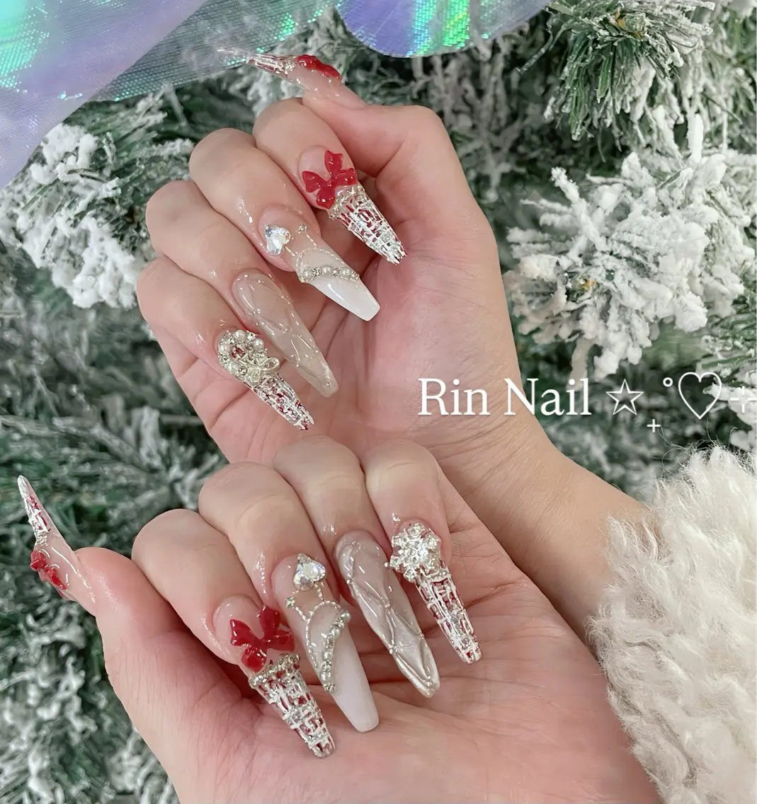 ネイル ボルドー フレンチネイル グラデーション キラキラネイル 韓国ネイル ハンドネイル Rin Nail 新大久保店のネイルデザイン