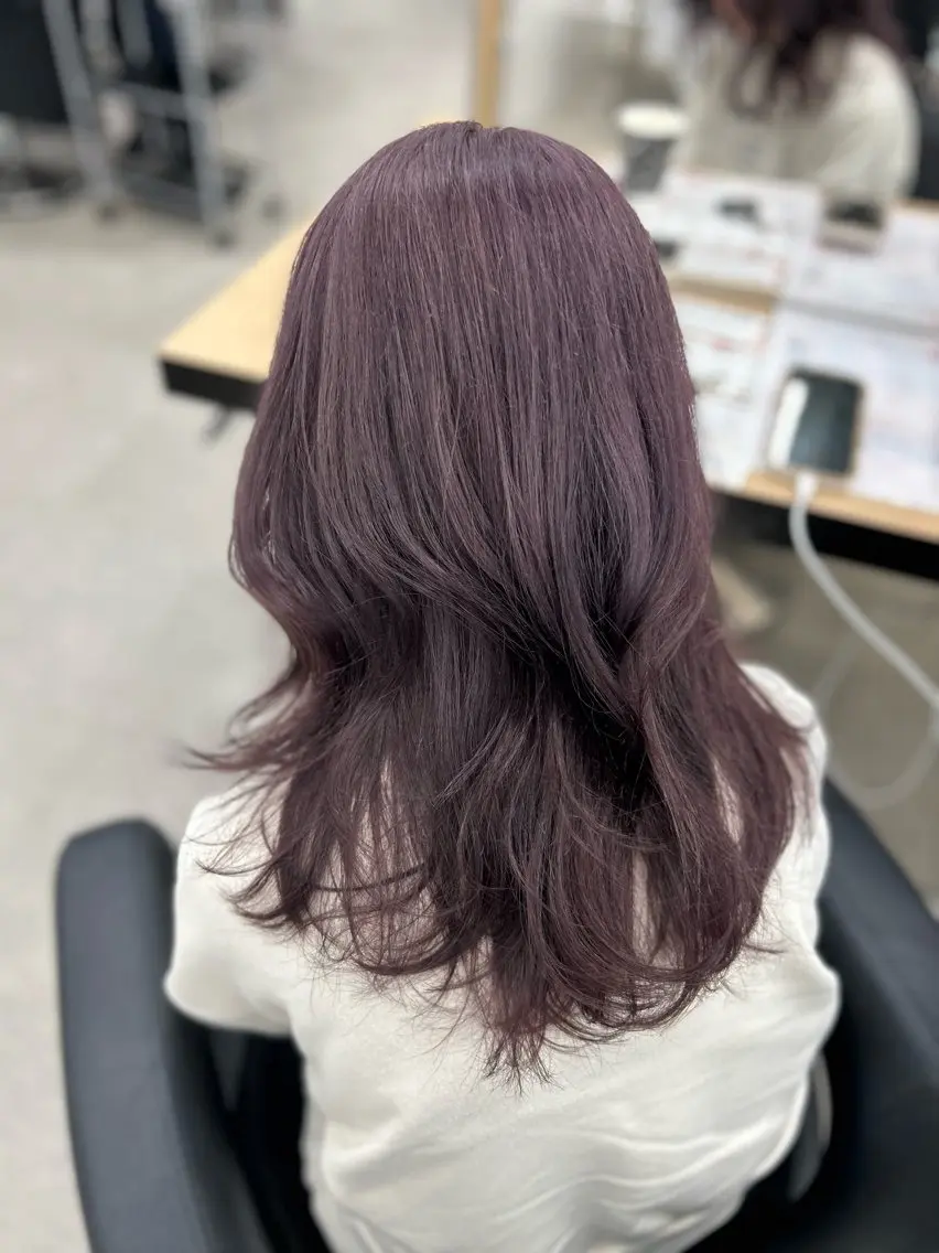 ロング カラー ヘアカラー トリートメント ヘッドスパ ヘアセット YUKA🤍ベージュ /ミルクティーのヘアスタイル