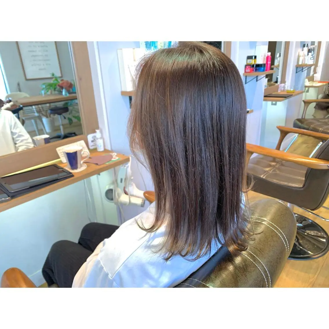 セミロング カラー アッシュ アッシュブラウン ブラウンカラー ヘアカラー トリートメント ツキダテ ユイのヘアスタイル