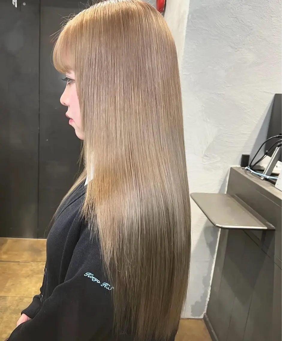 セミロング カラー ヘアカラー GiseL アンリのヘアスタイル