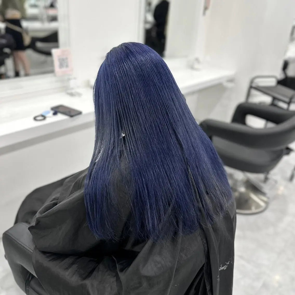 セミロング ヘアカラー トリートメント 🤍ハイトーン寒色 🤍MADOKAのヘアスタイル