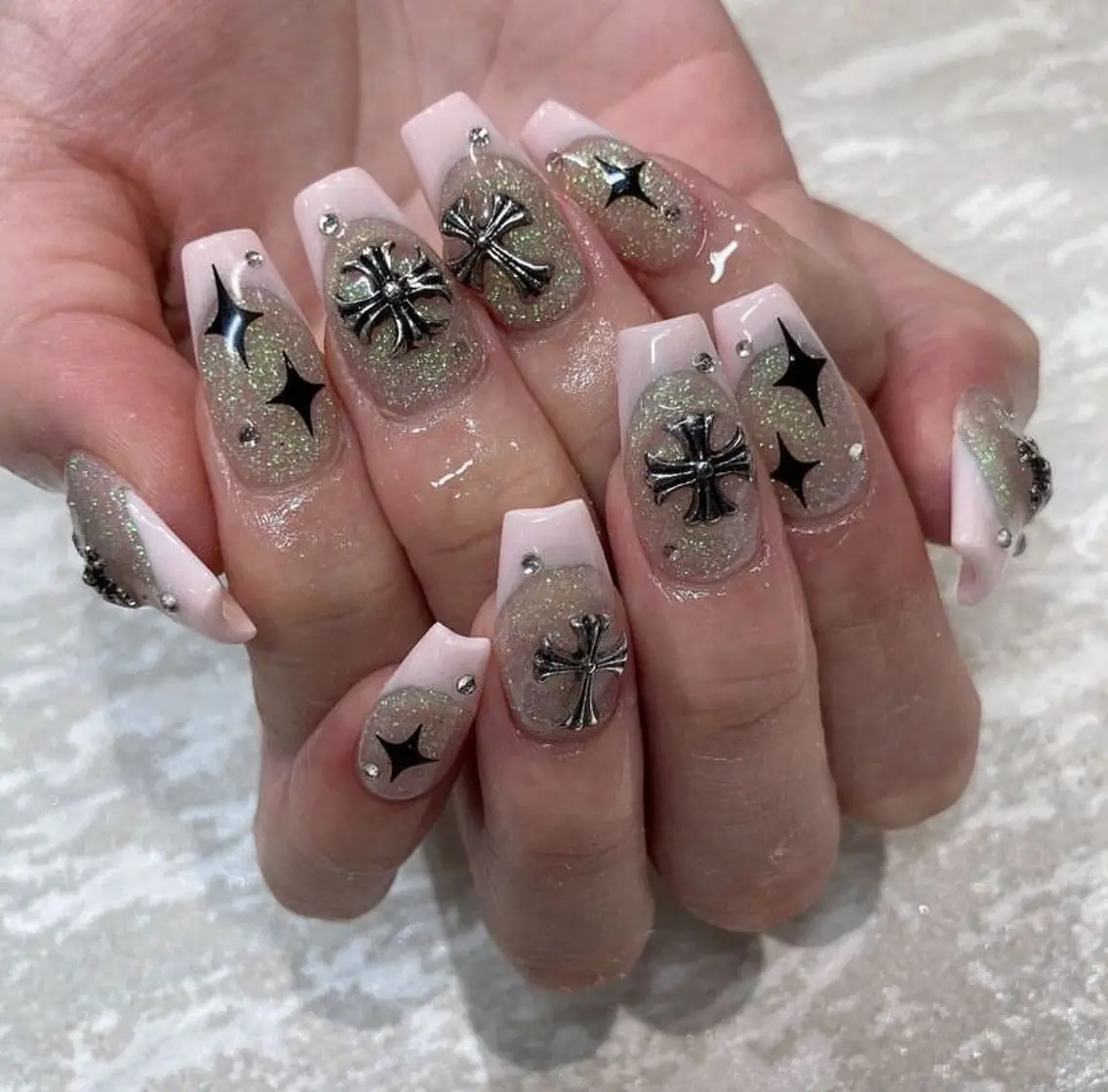 ネイル フレンチネイル ジェルネイル 韓国ネイル マグネットネイル マグネットフレンチ akina nailsのネイルデザイン