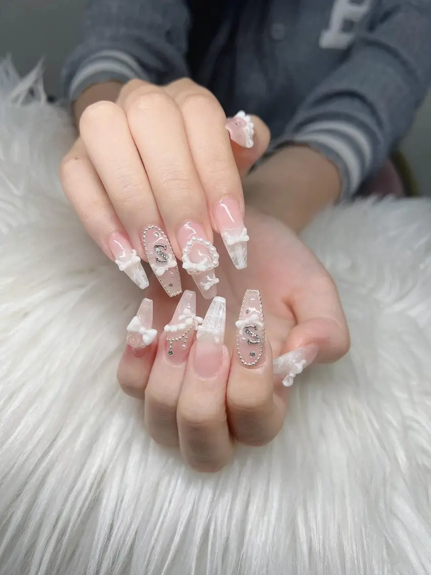 ネイル 長さ出し グラデーション 卒業式 キラキラネイル マグネットネイル ハンドネイル Lee Nailsのネイルデザイン