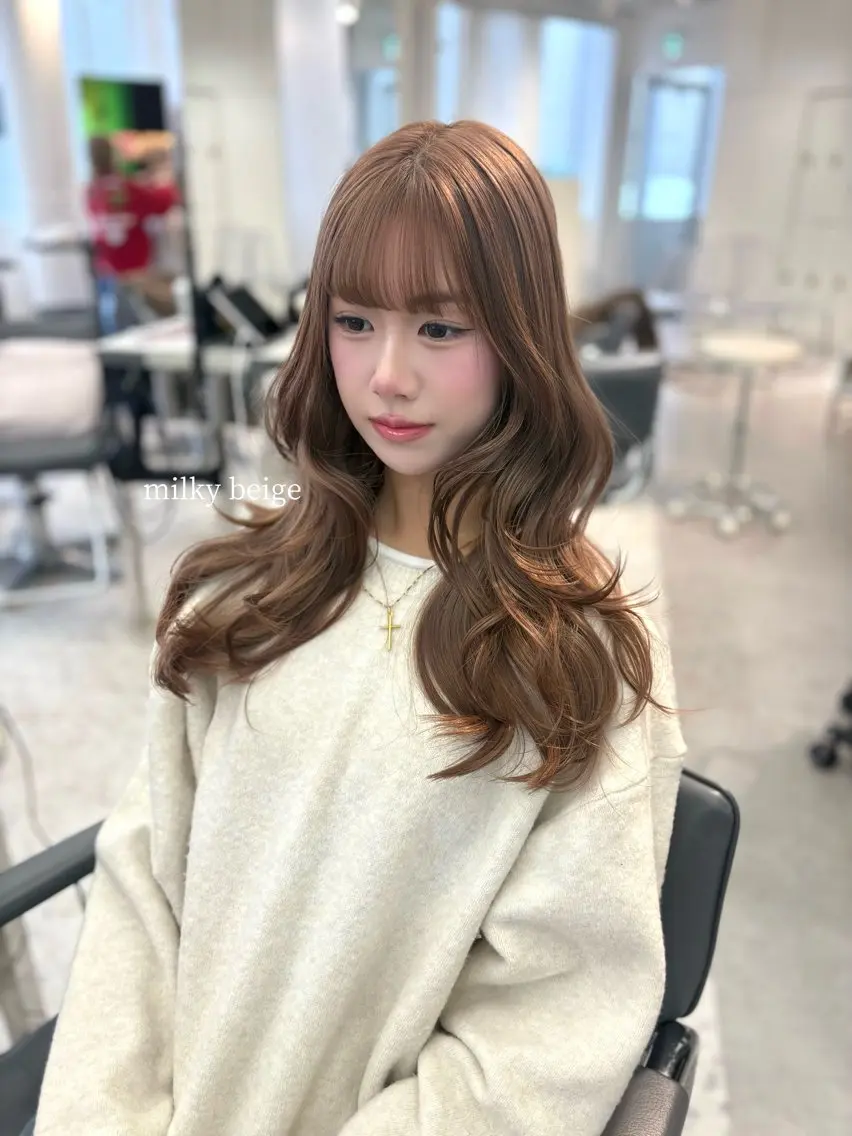 ロング カラー ベージュカラー ブリーチ ミルクティーベージュ カット ヘアセット MEI🎀つやカラー 🎀レイヤー🎀渋谷のヘアスタイル
