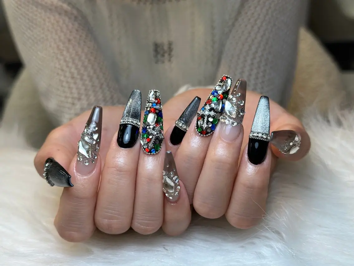 ネイル グラデーション キラキラネイル ワンカラーネイル 冬ネイル Jenn Nail Salonのネイルデザイン