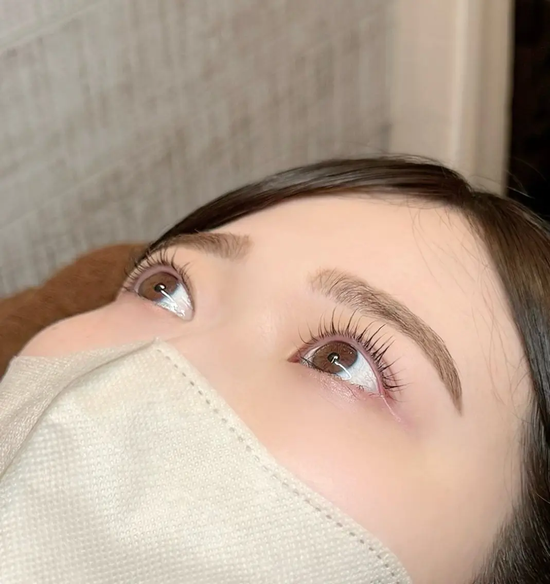 アイブロウ 眉毛ワックス脱毛 EYELA 斎藤 愛生のマツエク・マツパデザイン