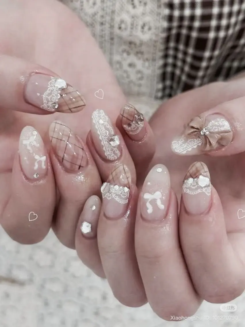 ネイル アートネイル フレンチネイル ジェルネイル キラキラネイル 韓国ネイル ハンドネイル ICE Nailsのネイルデザイン