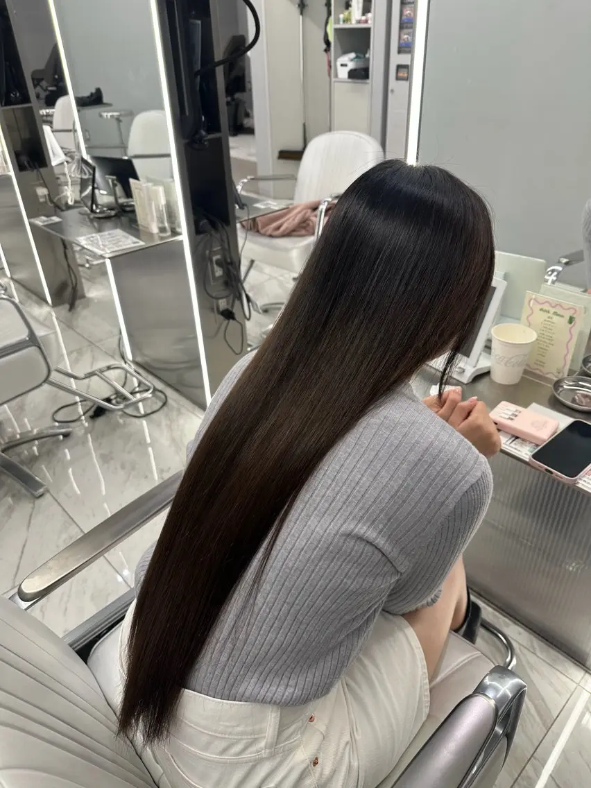 ロング ヘアカラー ハイトーン✖️ 縮毛矯正シュンペイのヘアスタイル