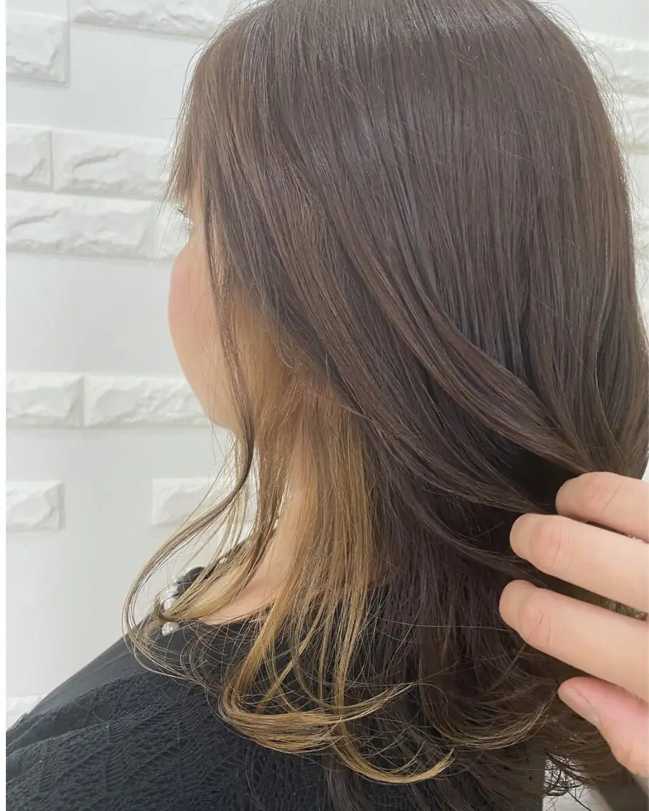 セミロング 佐藤 帆春のヘアスタイル