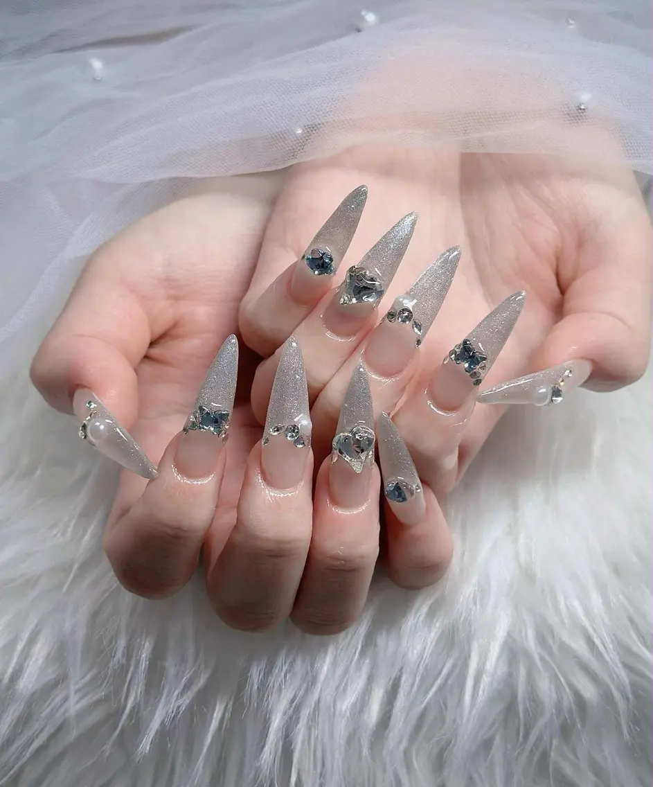 ネイル フレンチネイル ジェルネイル ガラスフレンチ ハロウィン ハート ハンドネイル H.baby Nail Salonのネイルデザイン