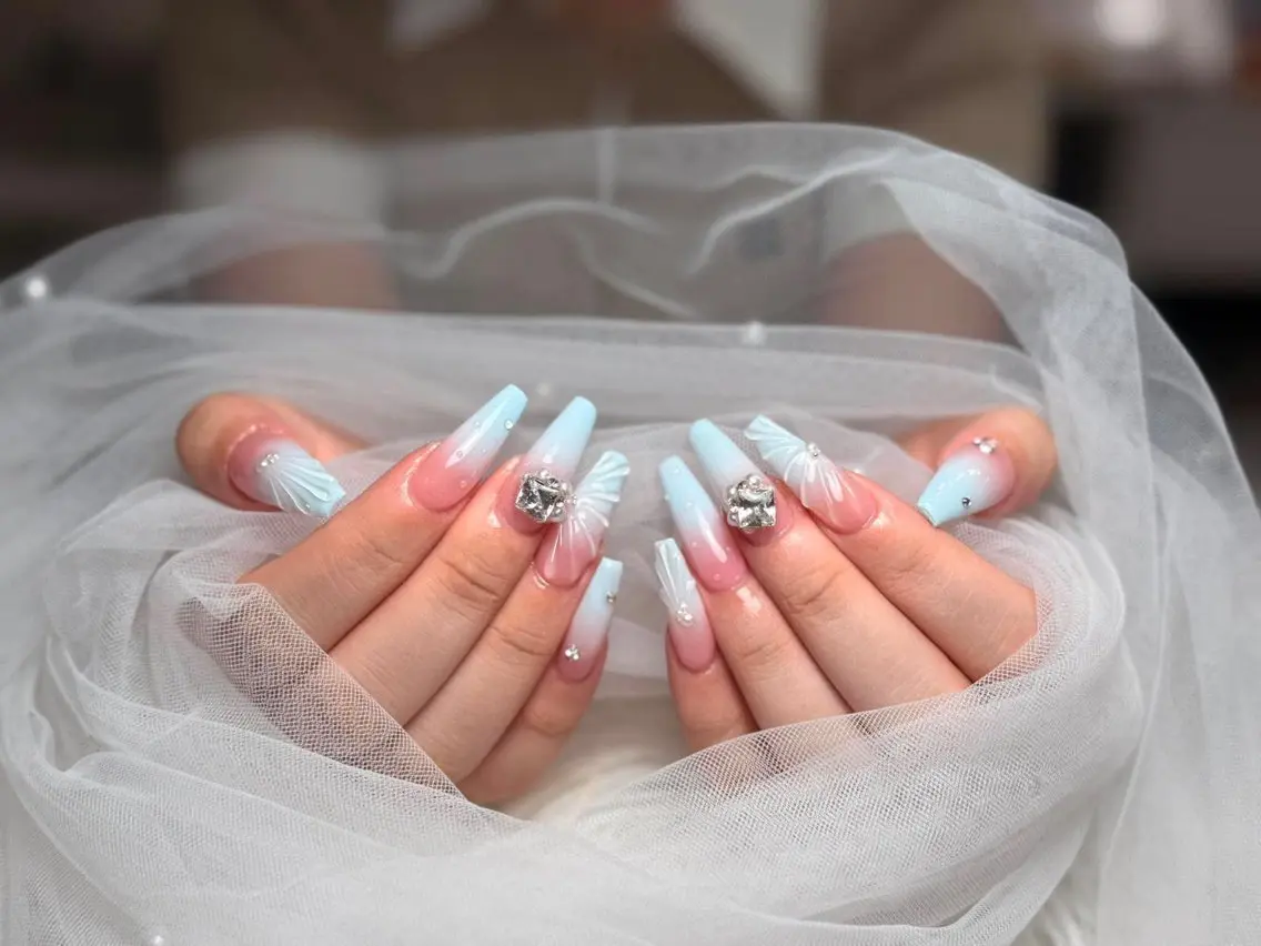 ネイル アートネイル 長さ出し ジェルネイル 韓国ネイル マグネットネイル ハンドネイル Cloudy Chan Nailのネイルデザイン