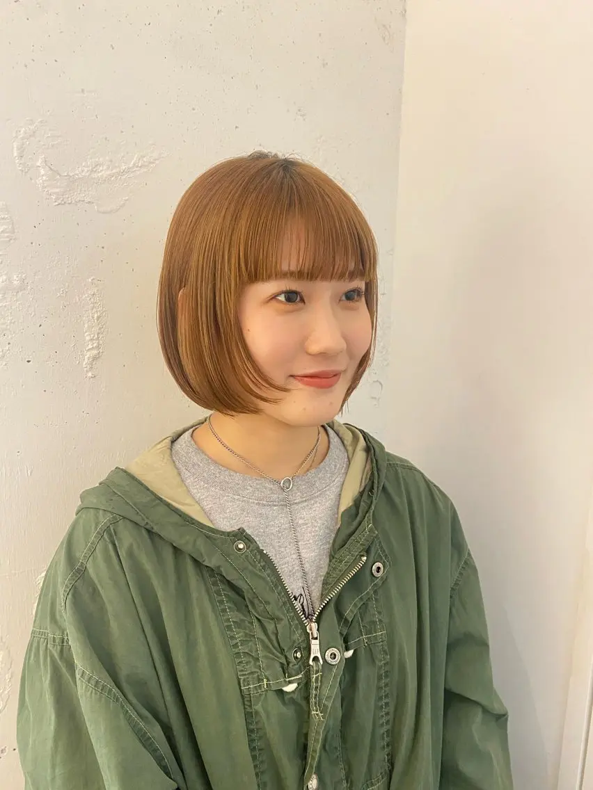 ショート ボブ 顔まわりレイヤー 顔周りカット レイヤーカット 関 桃萌果のヘアスタイル