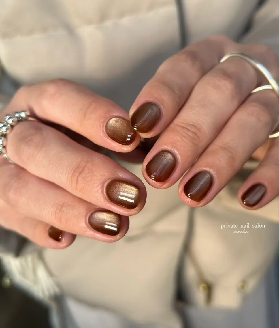 ネイル カジュアル フレンチネイル マグネットネイル ミラーネイル ニュアンスネイル ハンドネイル mocha nailのネイルデザイン
