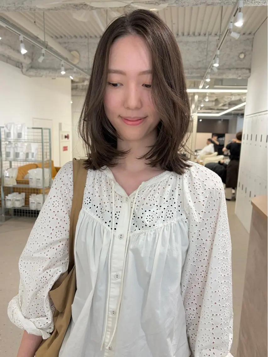 ミディアム ミディアムレイヤー レイヤーカット 箱崎 凪沙のヘアスタイル