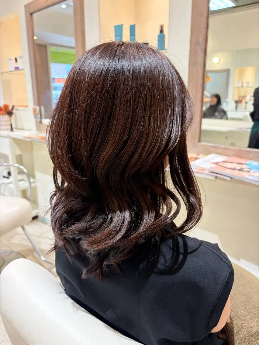 セミロング カット ヘアカラー NICCOLO室見 Erinaのヘアスタイル