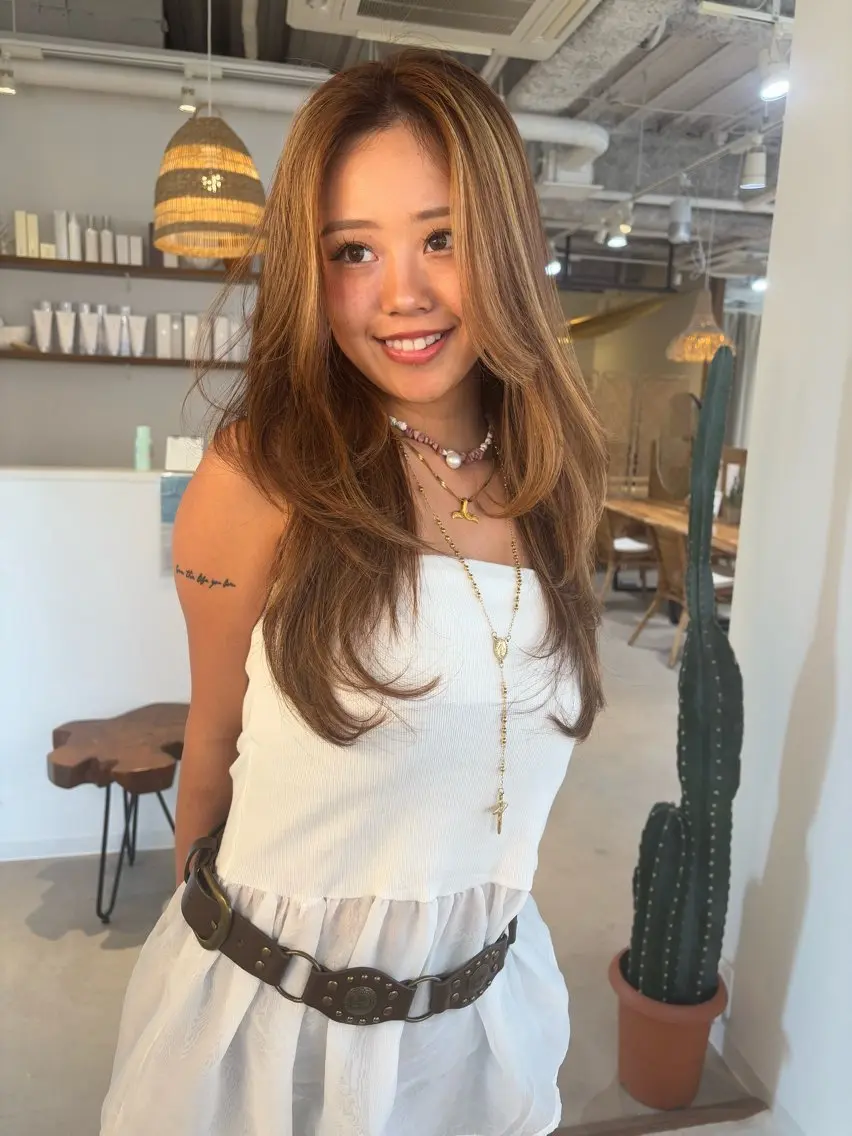 ロング カット ヘアカラー トリートメント ココ ルアナのヘアスタイル