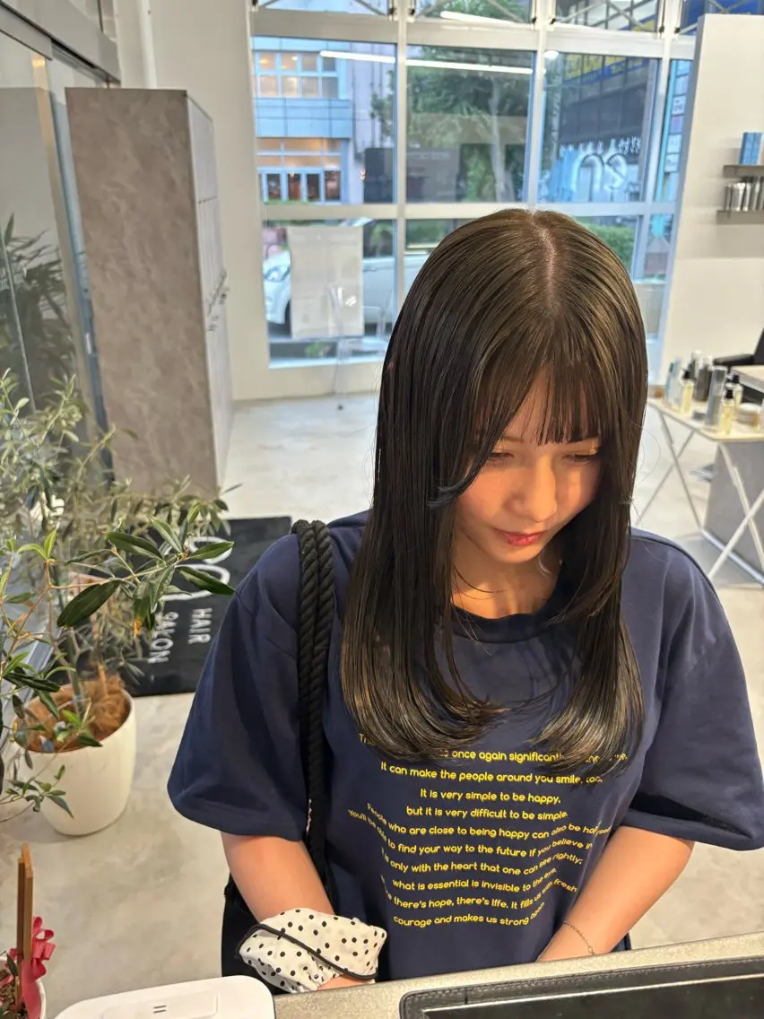 セミロング カラー カット ヘアカラー トリートメント 金森 斗夢のヘアスタイル